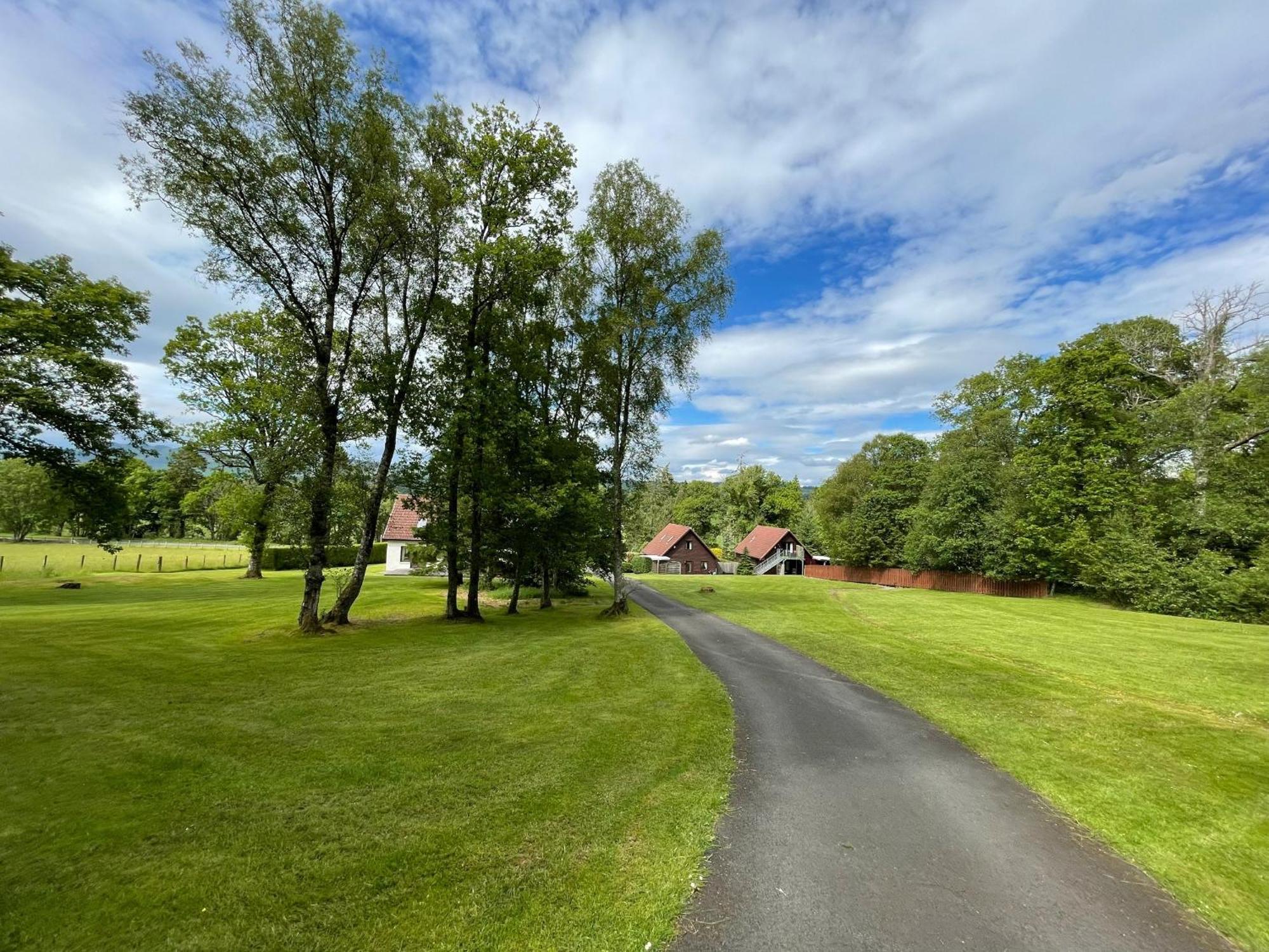 Loch Lomond Luxury Lodges Драймен Екстериор снимка